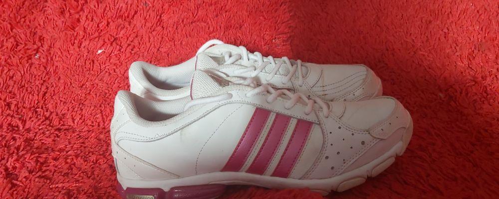 VÂND ADIDAȘI DAMĂ MAR.40 ORIGINALI ADIDAS DIN PIELE NATURALĂ