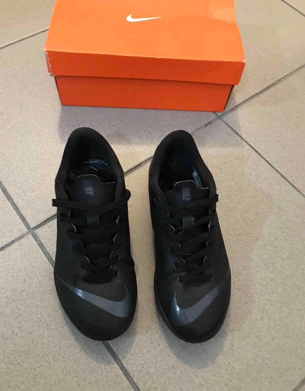 Vând adidași Nike Mercurial