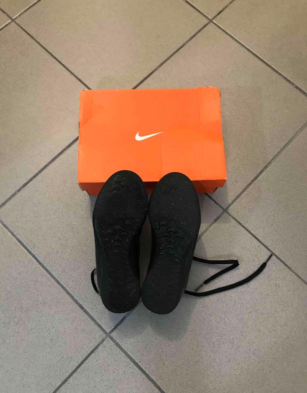 Vând adidași Nike Mercurial