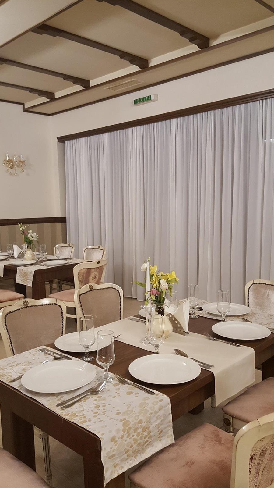 VAND AFACERE LA CHEIE -RESTAURANT