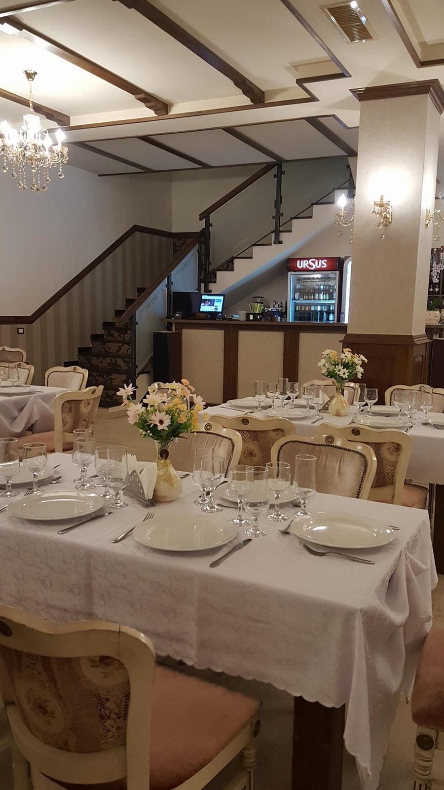 VAND AFACERE LA CHEIE -RESTAURANT