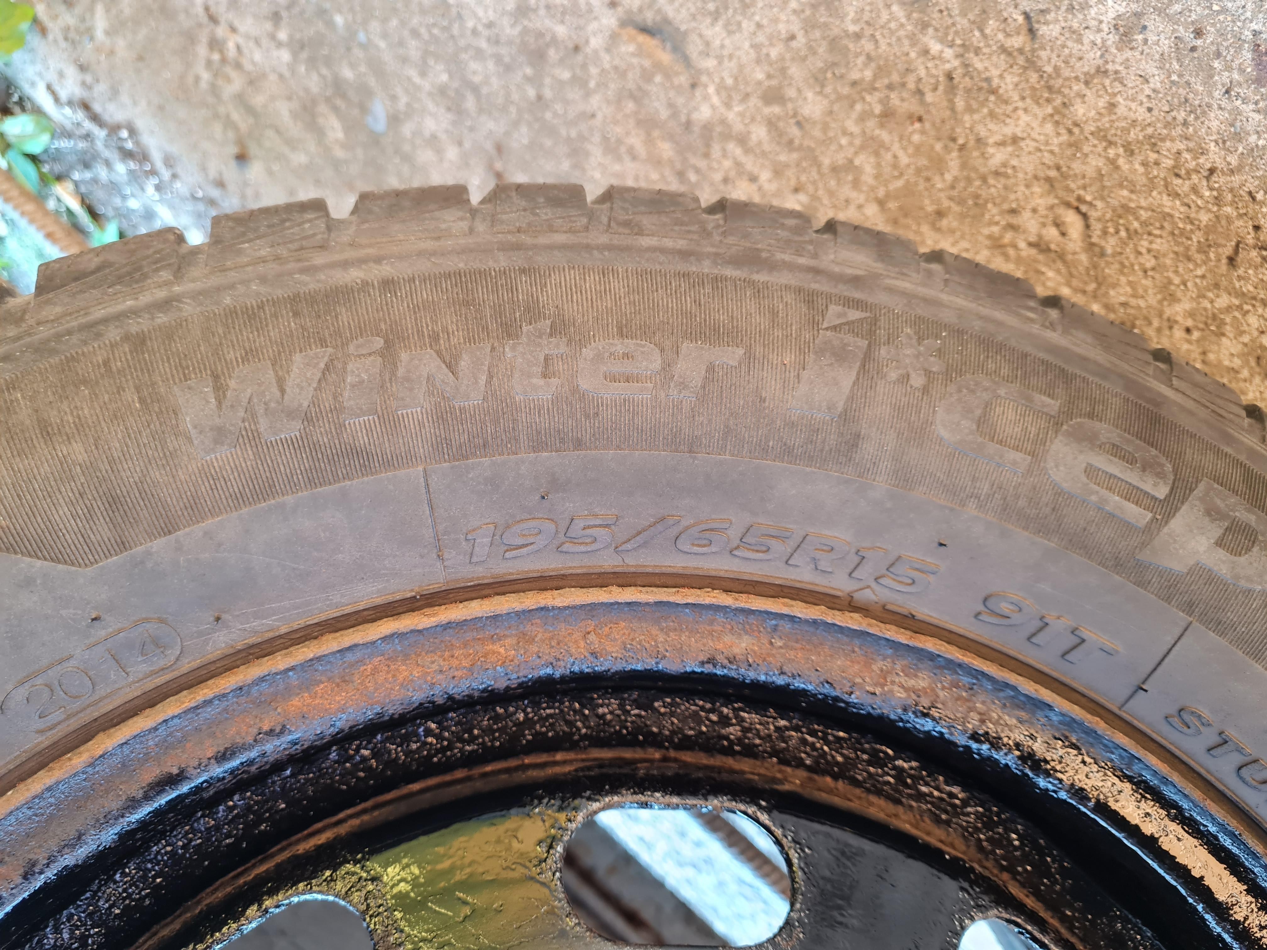 Vând anvelope HANCOOK+ capace vw originale