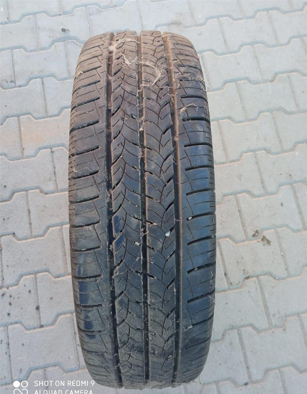 Vand anvelope pentru autoutilitare (C-uri)-215/75/16c