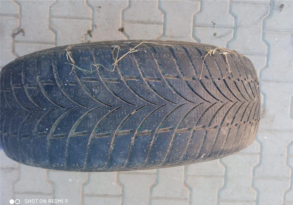 Vand anvelope pentru autoutilitare (C-uri)-215/75/16c