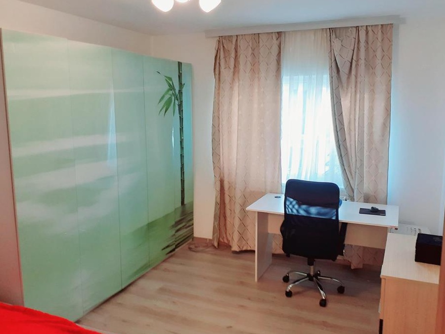 Vand ap. 3 camere, str  Stejarului, Floresti