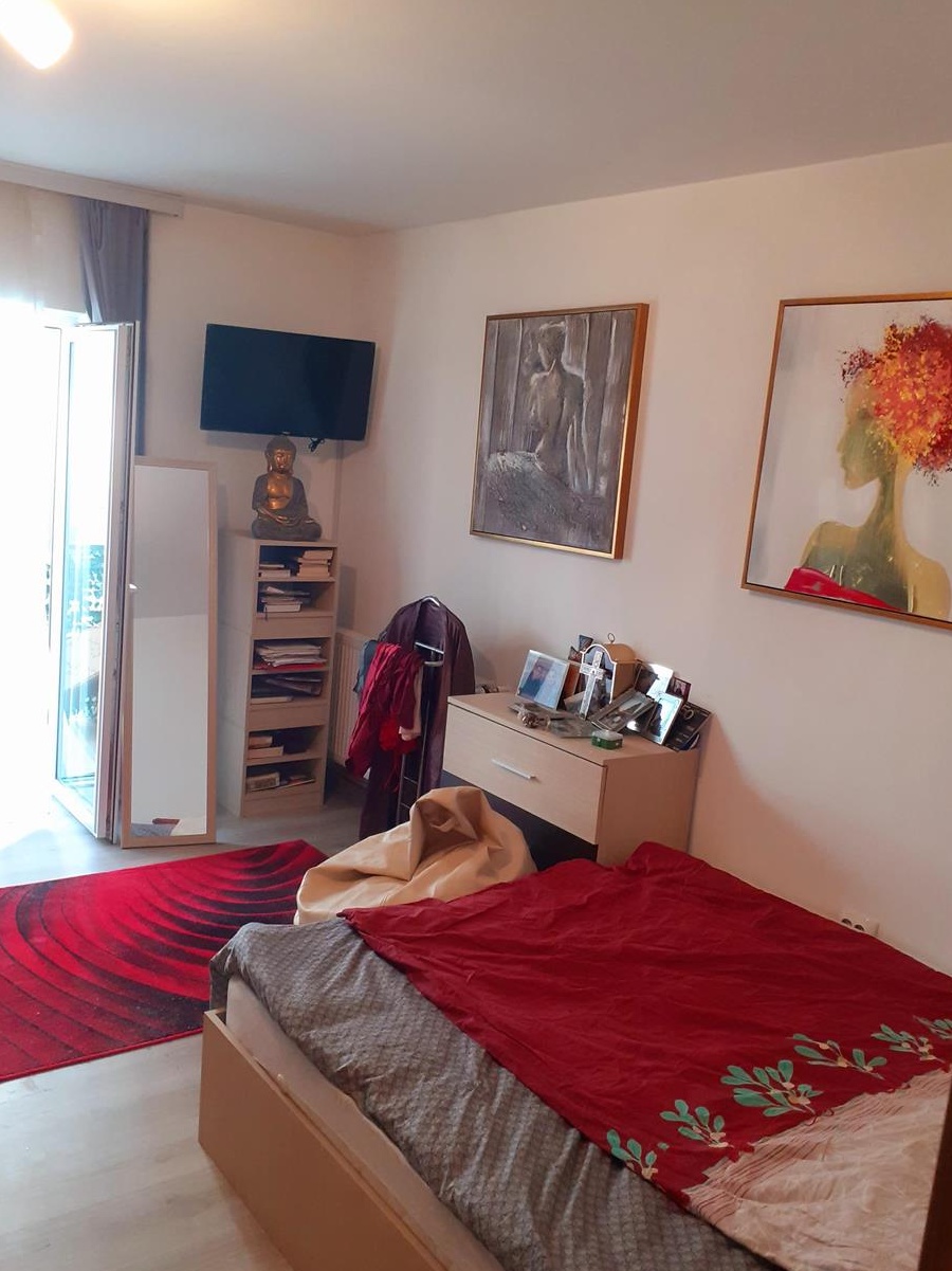 Vand ap. 3 camere, str  Stejarului, Floresti