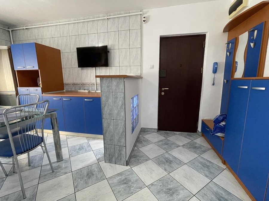 VAND Ap. 3 camere vedere mixta,zona 13 SEPTEMBRIE, Liceu ODOBLEJA