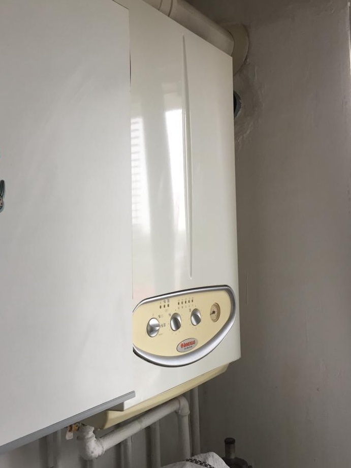 Vand ap 4 camere et din 4 zona ferentari
