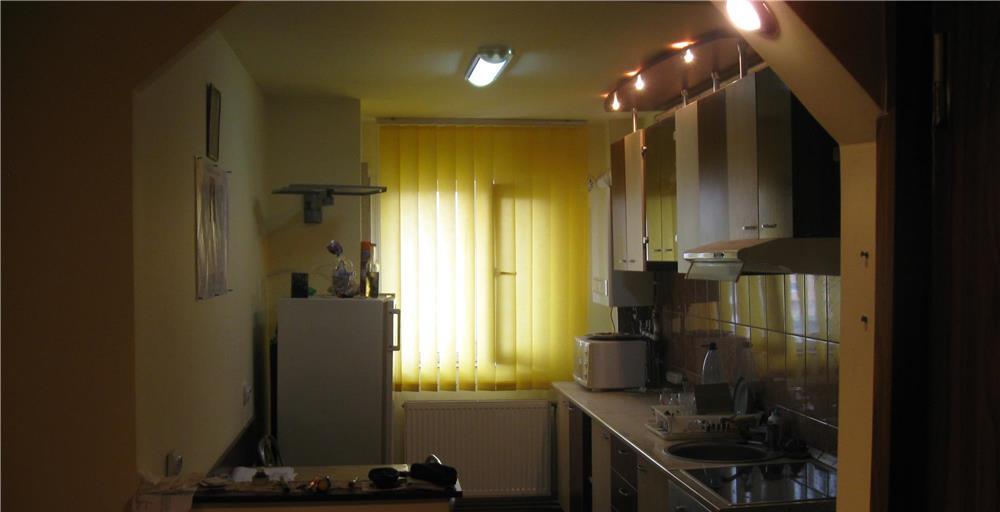 Vand Ap cu 3 camere ultracentral si superfinisat in Campia Turzii