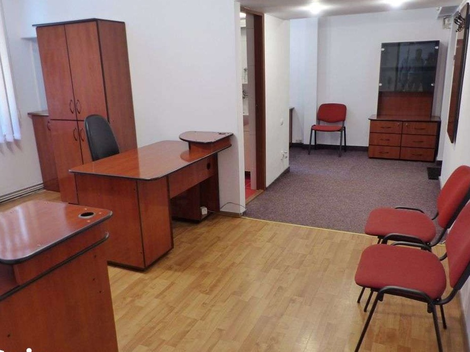 Vand apart. Zona Ultracentral, Tineretului. Bun si pt. birouri