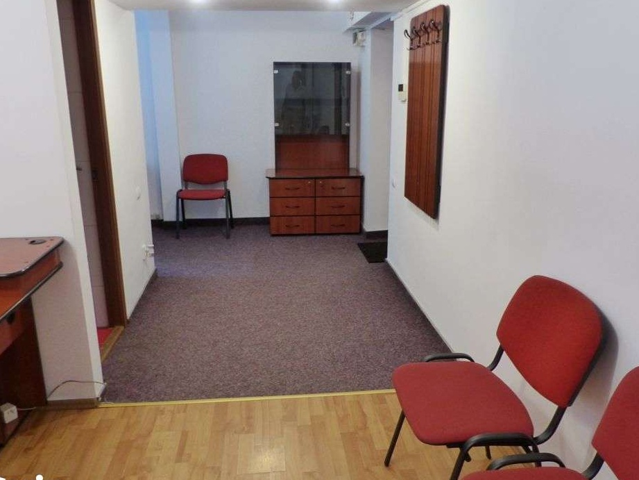 Vand apart. Zona Ultracentral, Tineretului. Bun si pt. birouri