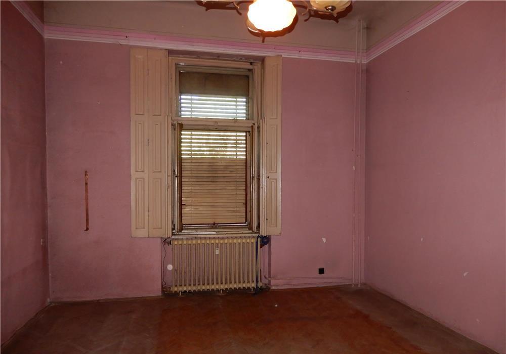 Vand apart.2 cam.mari,st.88 mp.la casa,pretabil Birouri,Cabinete,etc,str.Lacului