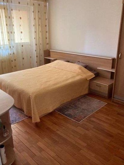 Vand apartamenr 3 camere