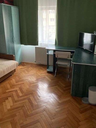 Vand apartamenr 3 camere