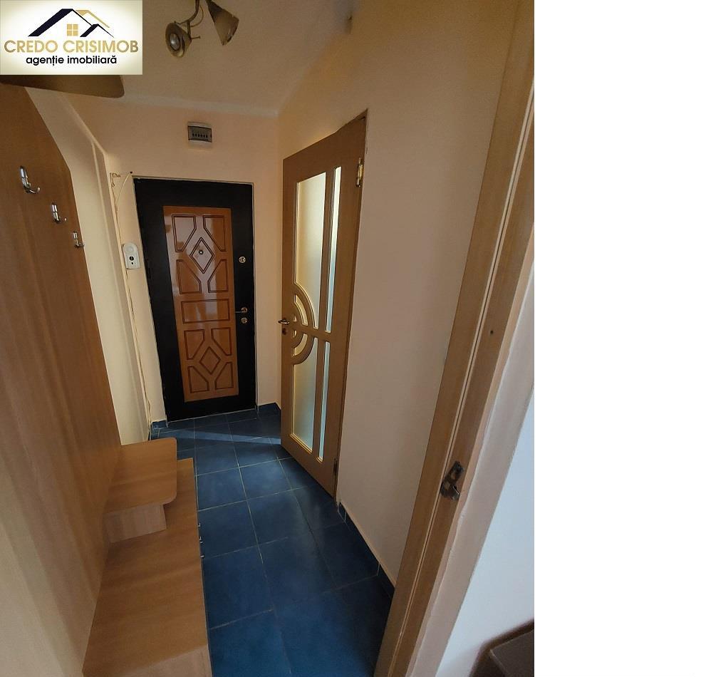 Vand apartament 2 cam nedecomandat zona Intim etajul 2