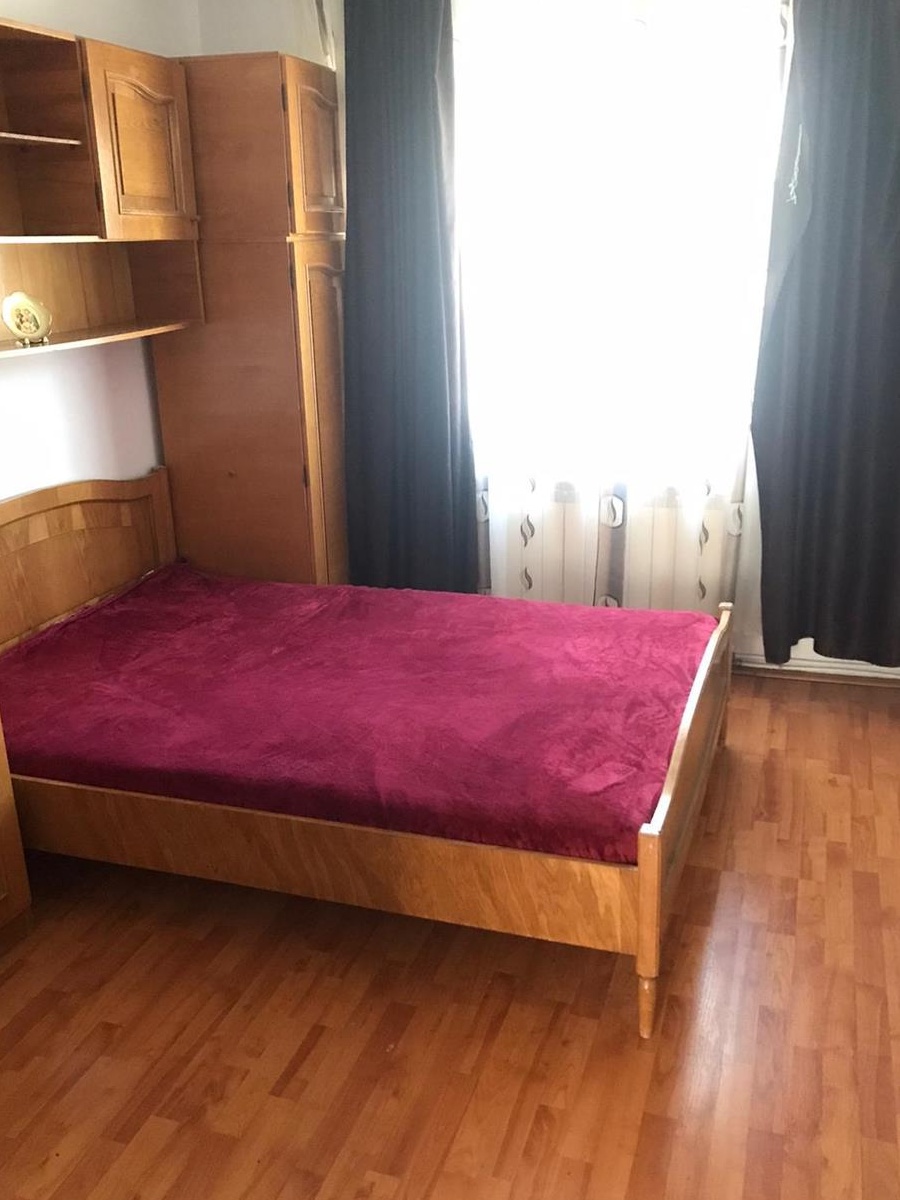 Vand apartament 2 camere Barlad