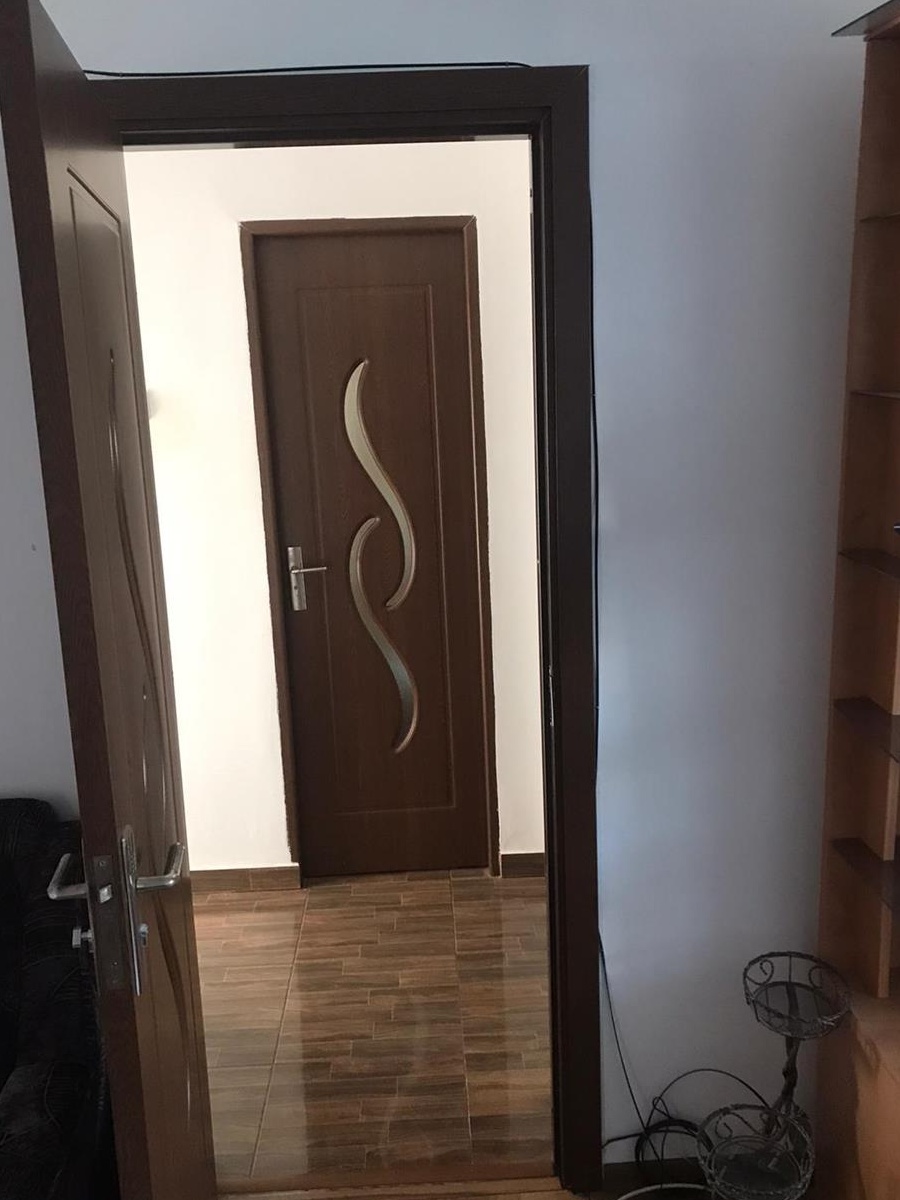 Vand apartament 2 camere Barlad