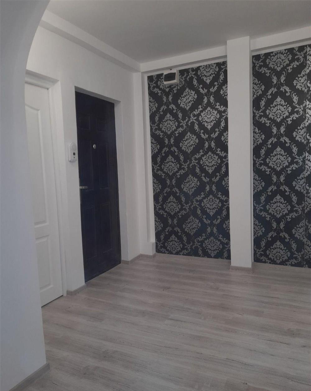 Vând apartament 2 camere ,bulevardul București