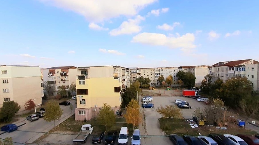 Vând apartament 2 Camere, decomandat 54 mp zona Crihala-Aeroport