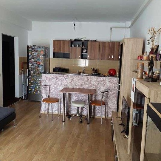 Vând apartament 2 camere, Floresti,  str.  Porii