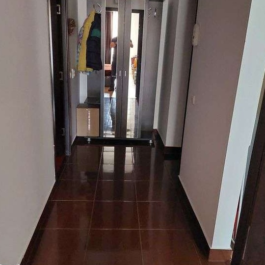 Vând apartament 2 camere, Floresti,  str.  Porii