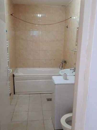 Vand apartament 2 camere in floresti str gheorghe doja