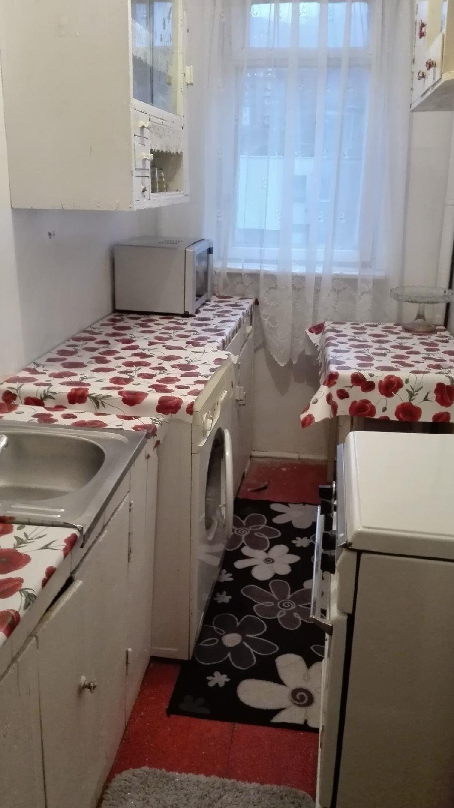 Vând apartament 2 camere suprafață 45m parțial mobilat preț 12000mi euro