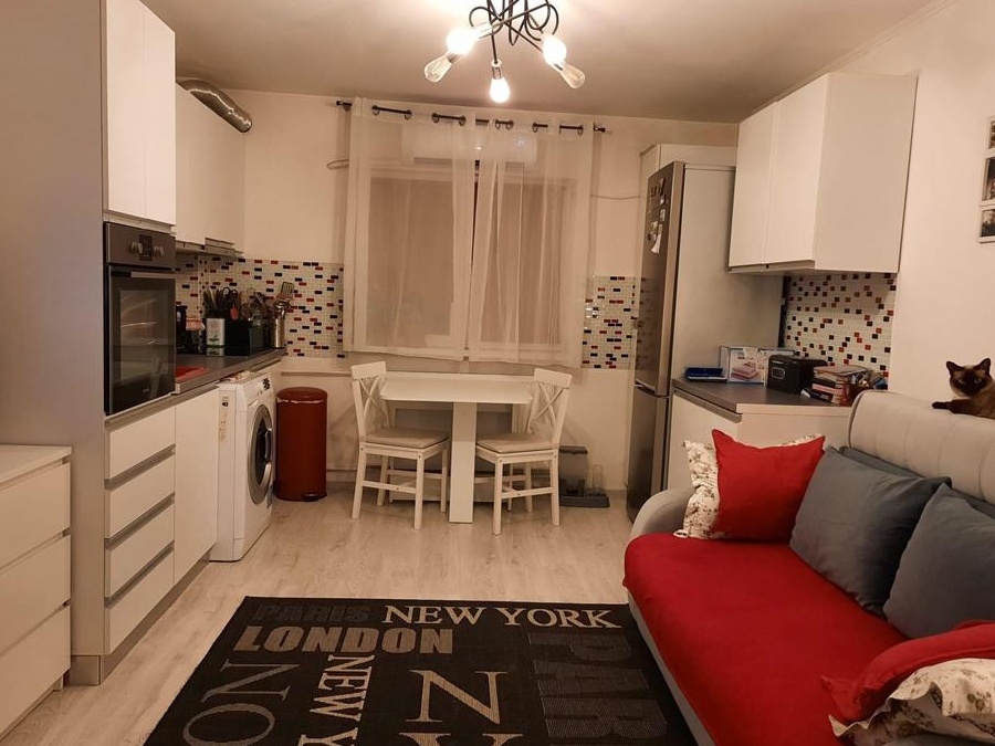 Vand apartament 2 camere tip studio/ garsoniera dubla