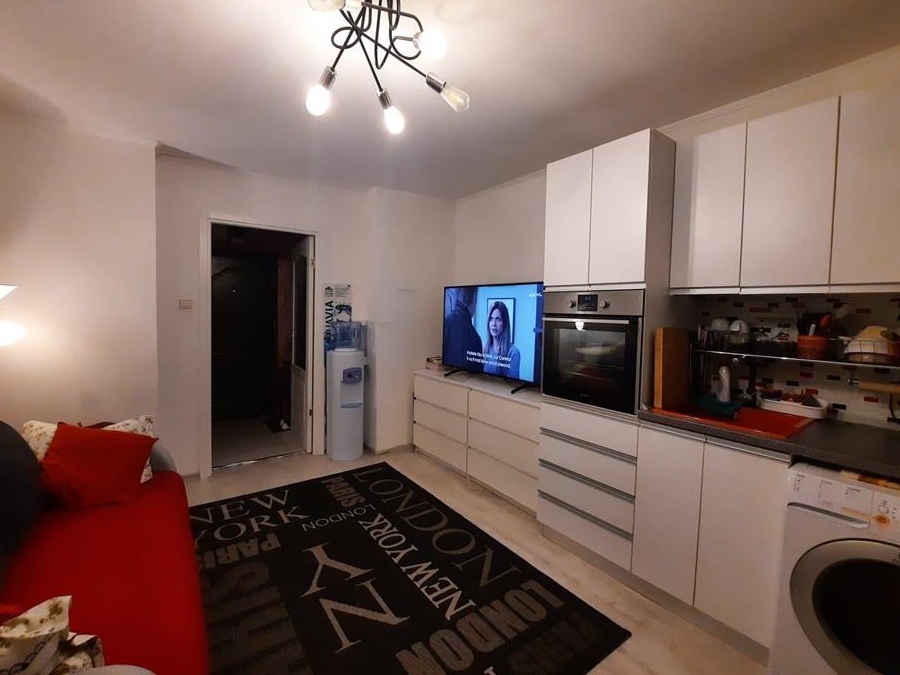 Vand apartament 2 camere tip studio/ garsoniera dubla
