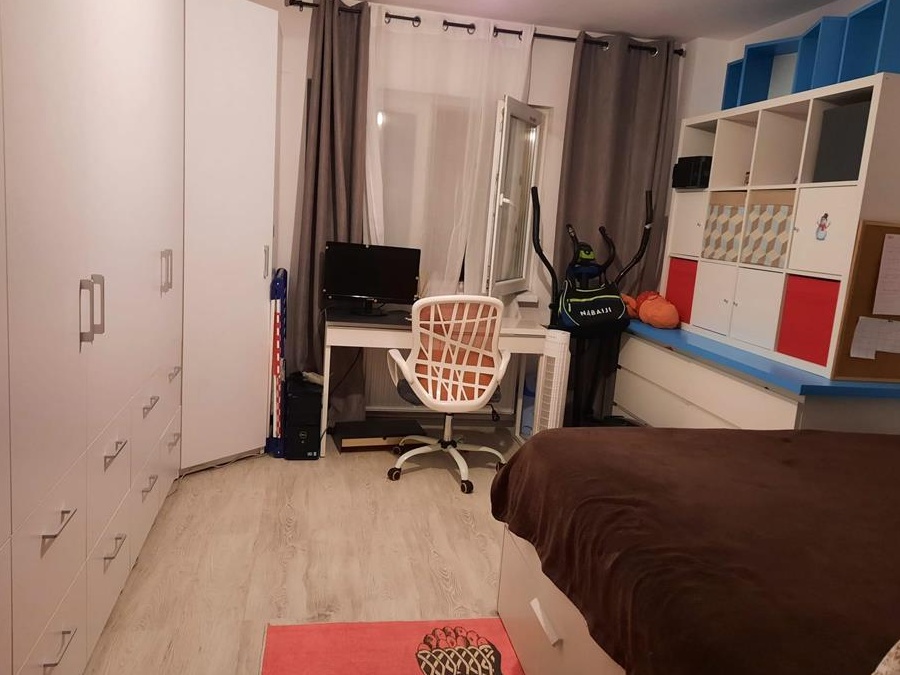 Vand apartament 2 camere tip studio/ garsoniera dubla