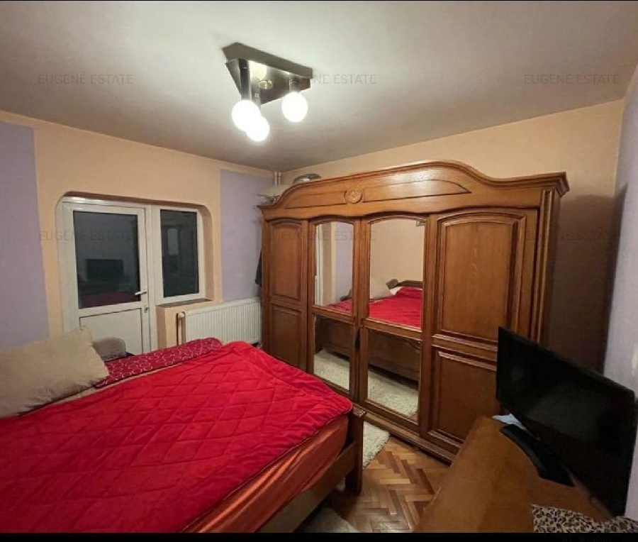 Vând Apartament 3 camere decomandat