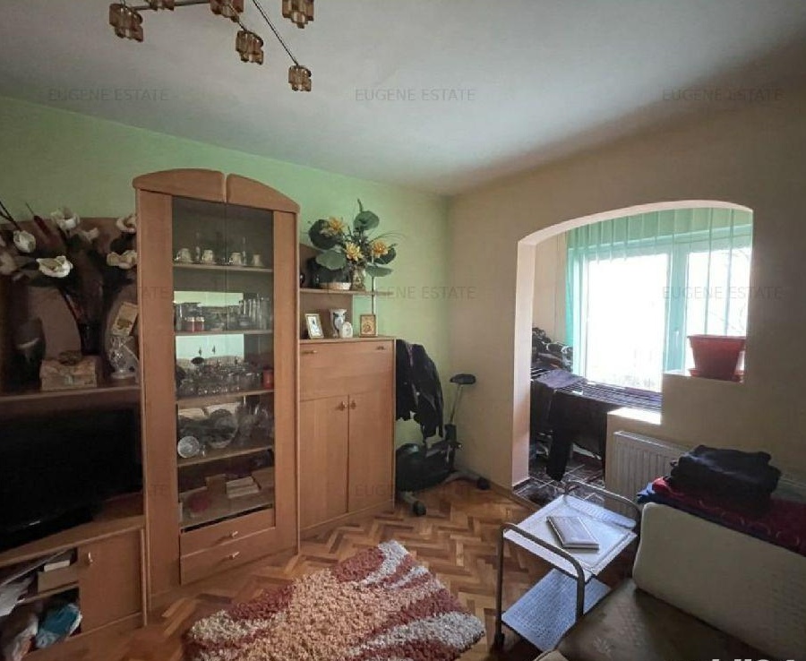 Vând Apartament 3 camere decomandat