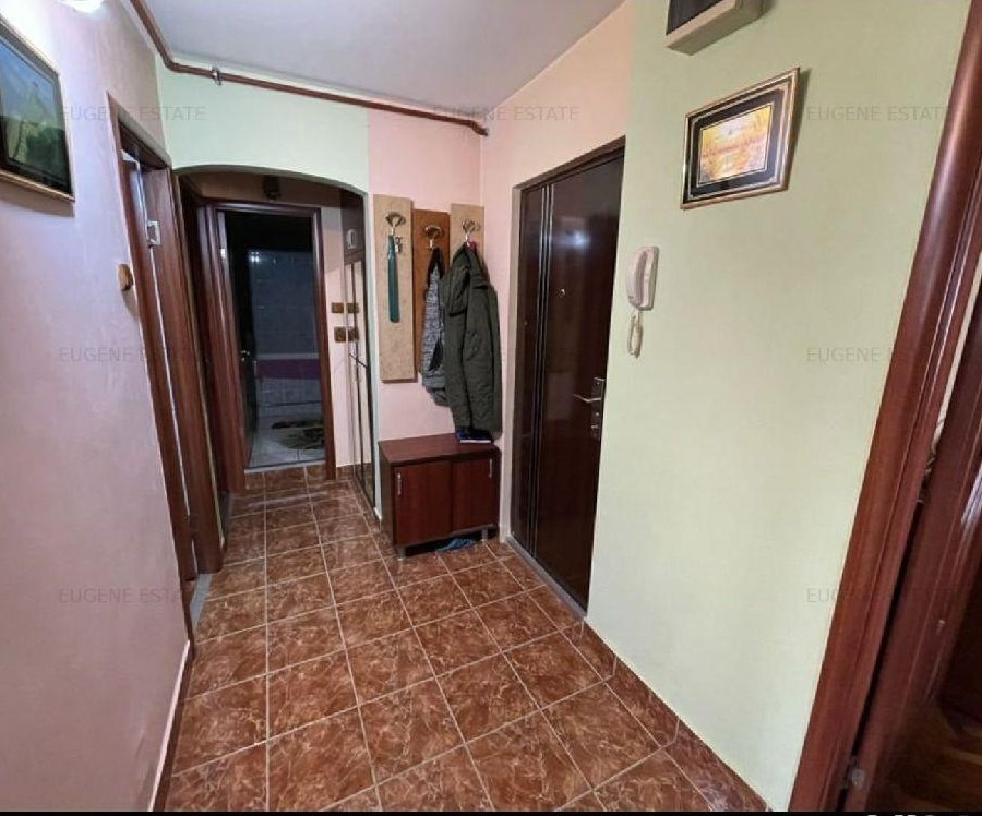 Vând Apartament 3 camere decomandat