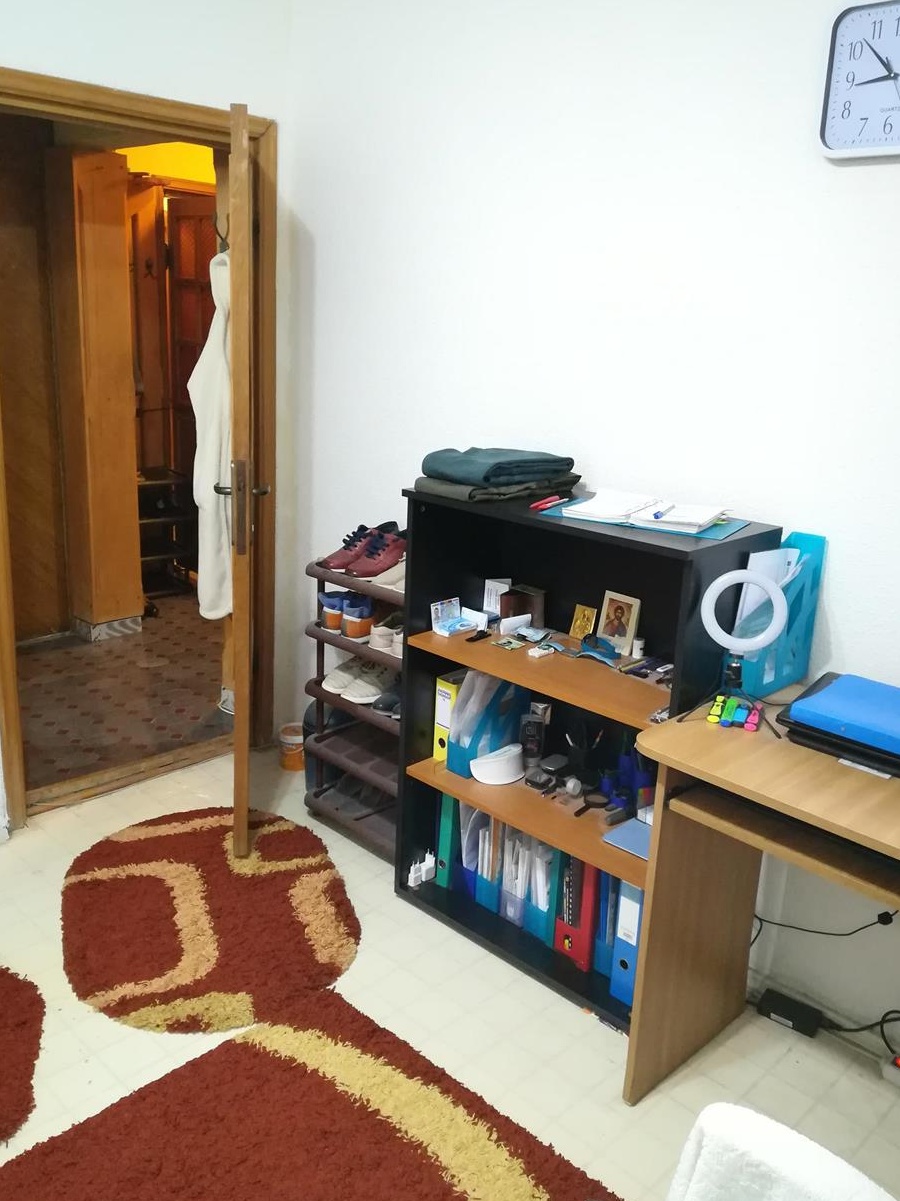 Vand Apartament 3 Camere, Km 4-5, Decomandat, etaj 1