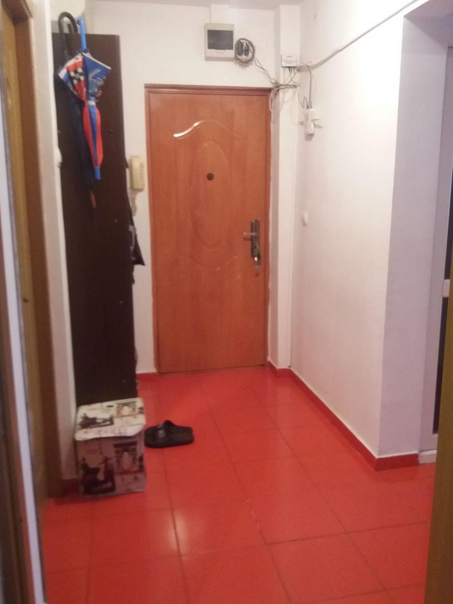 Vând apartament 3 camere Năvodari