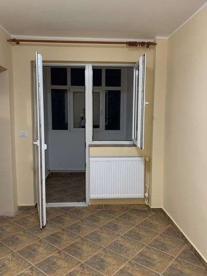 Vand apartament 3 camere sud