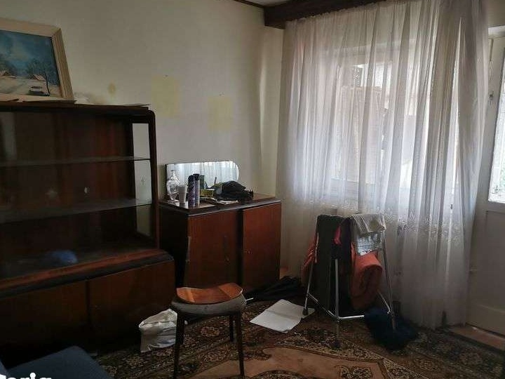 Vând Apartament 3 camere targu ocna