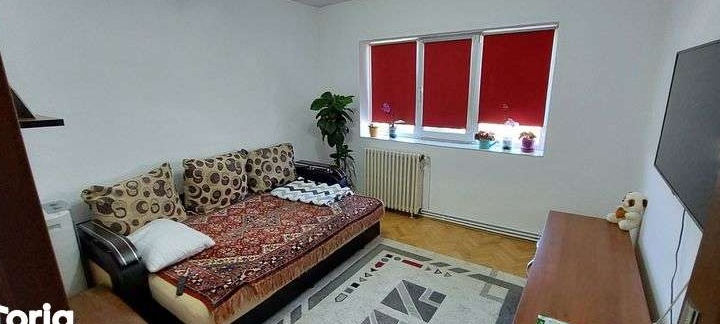 Vand apartament 3 camere zona Bucovinei