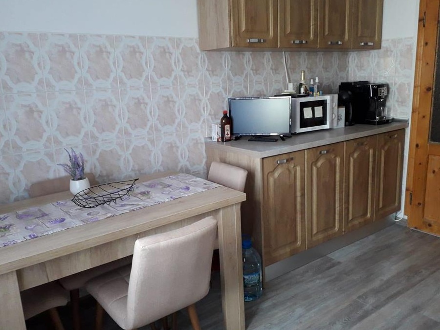 Vand apartament 3 camere zona IRIS-Capsa