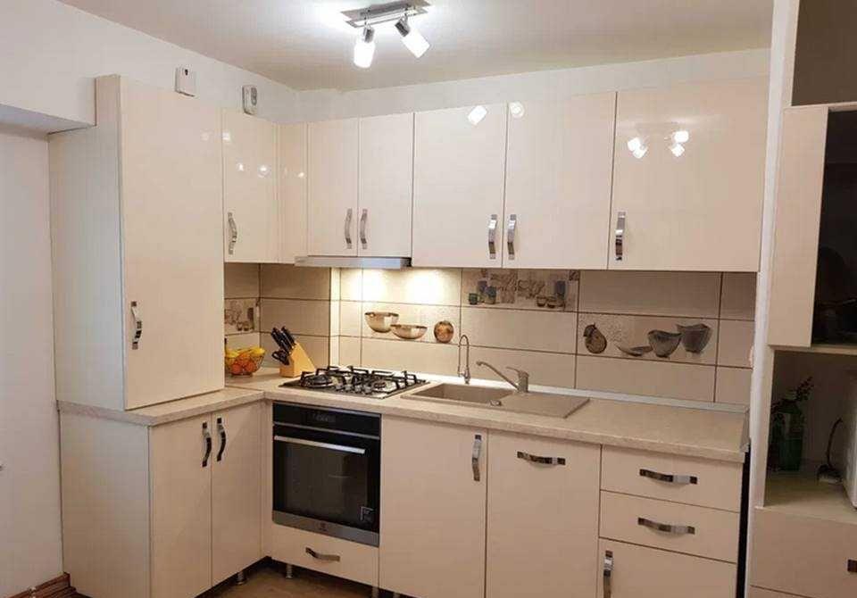 Vand apartament 4 camere, 1 Mai, etaj 1, 2 bai, mobilat, dotat complet