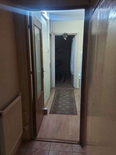 vand apartament 4 camere - 300 m de Metrou Aparatorii Patriei