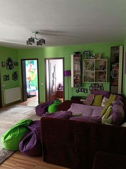 Vând apartament complet mobilat utilat