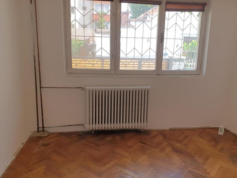 Vand apartament cu 1 camera, parter,strada Verdi in zona Sagului