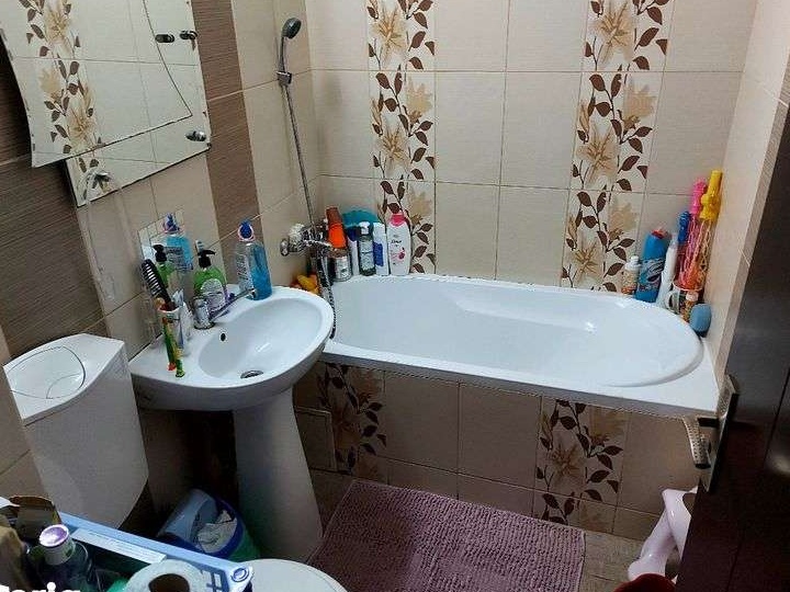 Vand apartament cu 2 camere la parter!