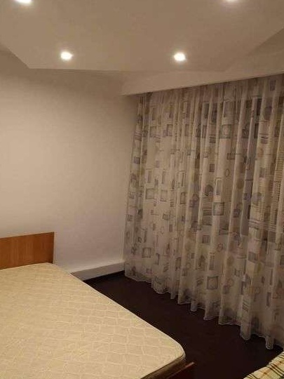 Vând apartament cu 3 camere la parter zona Dristor Laborator