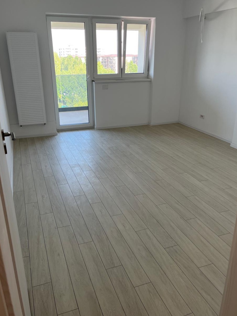 Vand apartament cu 3 camere sector 4 Metalurgiei