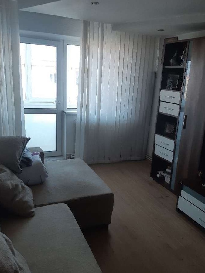 Vand apartament cu 3 camere str. Zizinului ( Scriitorilor )