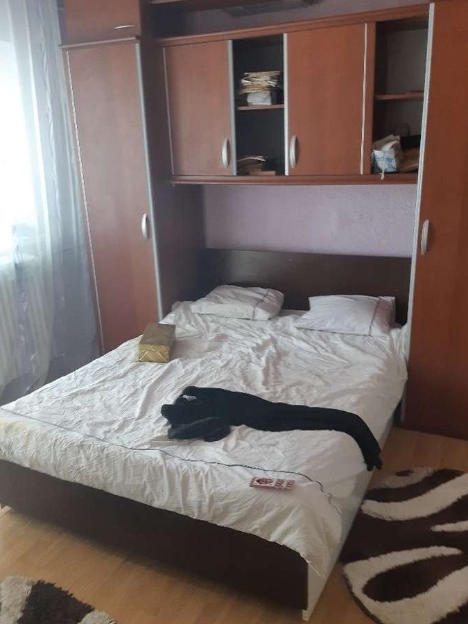 Vand apartament cu 3 camere str. Zizinului ( Scriitorilor )