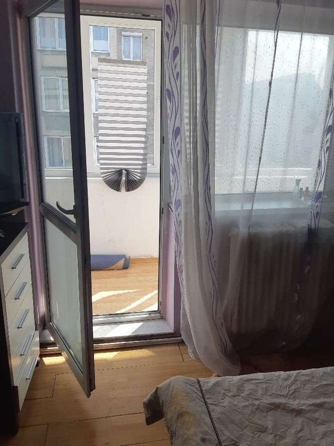 Vand apartament cu 3 camere str. Zizinului ( Scriitorilor )