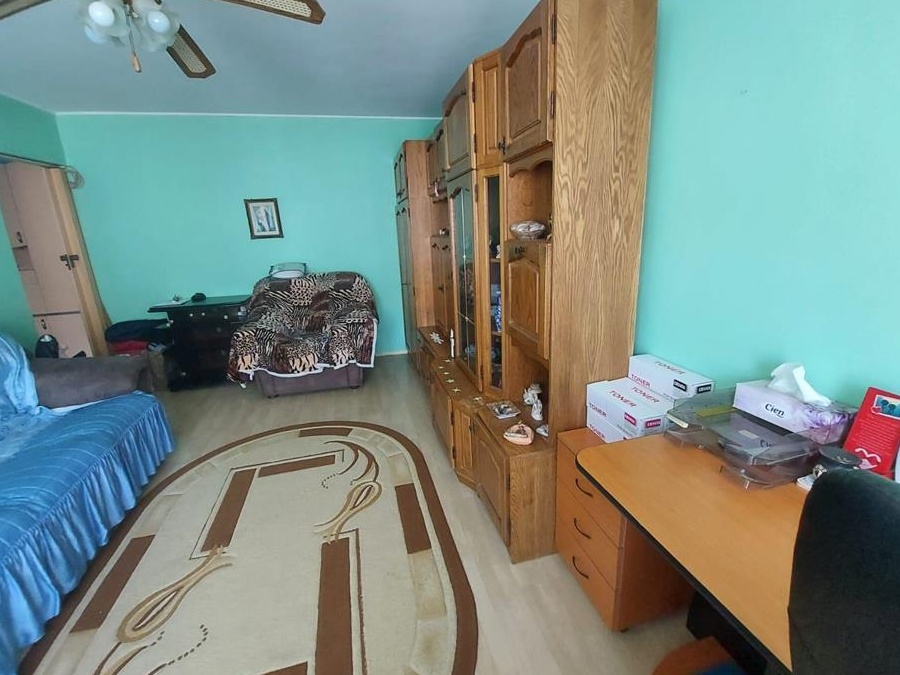 Vand Apartament cu 3 camere tip PB mare - confort sporit - zona NUFARUL - Oradea